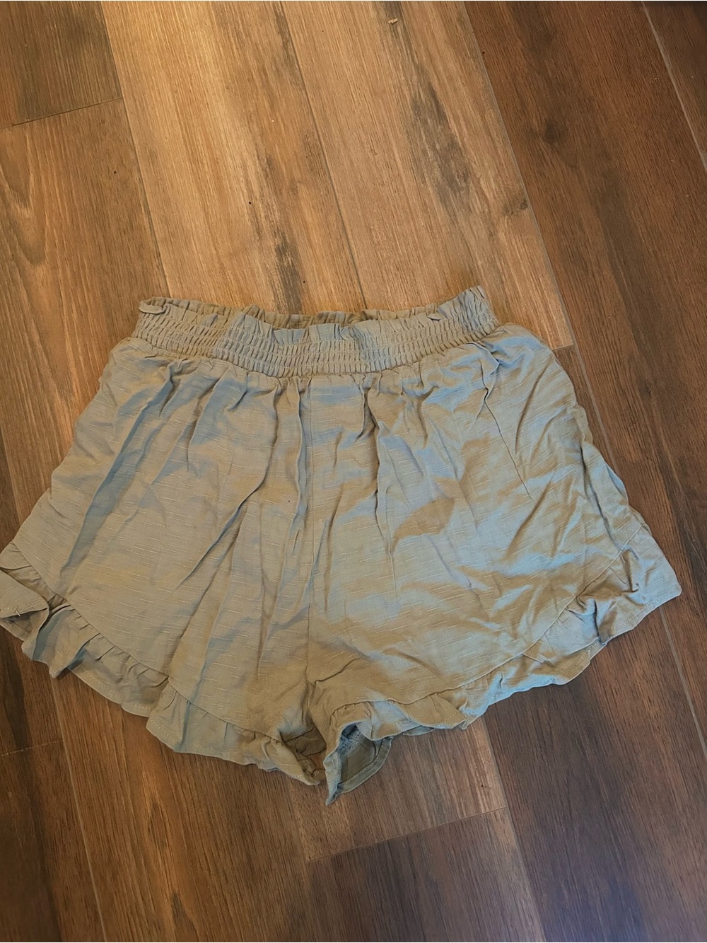 Girls Light Olive Ruffled Waist Shorts Sz L 10/12